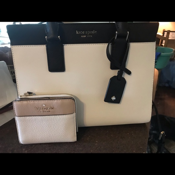 Kate Spade, Michael Kors, Coach wallets and purses - Picture 5 of 8